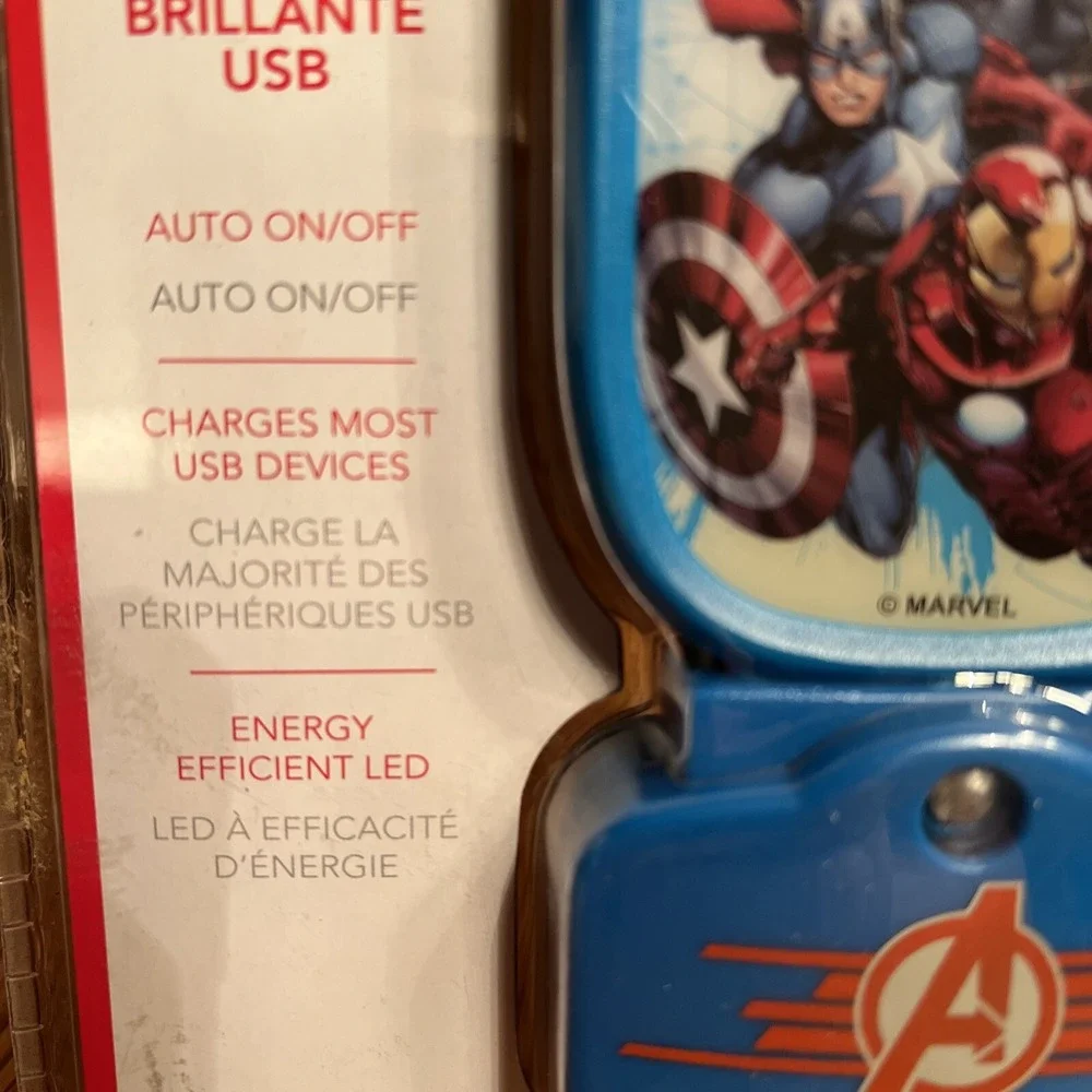 Marvel Avengers Glowlight USB Charger‎ New Sealed